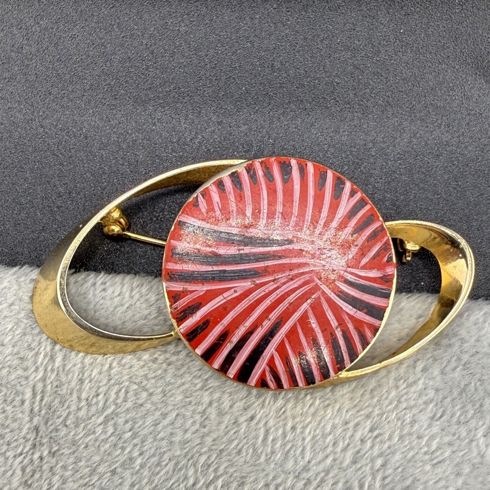 Vintage Weiss Brooch Gold Tone Red Carved Resin Enamel Signed Mod Pop Art